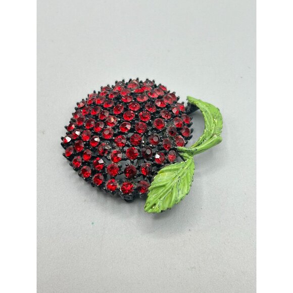 Vintage Signed WEISS Japanned Apple Pin Brooch Red Rhinestones Green Enamel Leaf - Picture 4 of 7